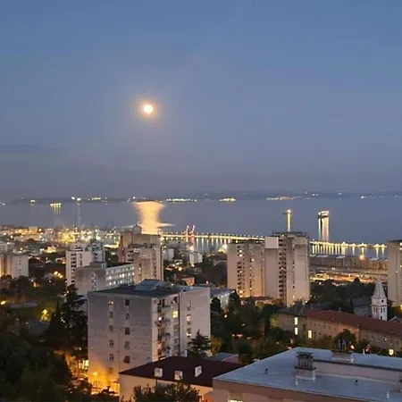 Apartament Qr-wohnung By Interhome Rijeka