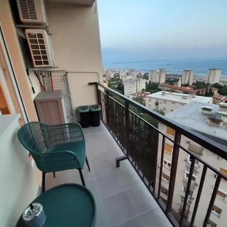 Qr-wohnung By Interhome